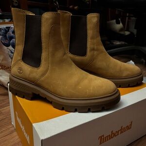Timberland Tan Ankle Boots with Chunky Sole